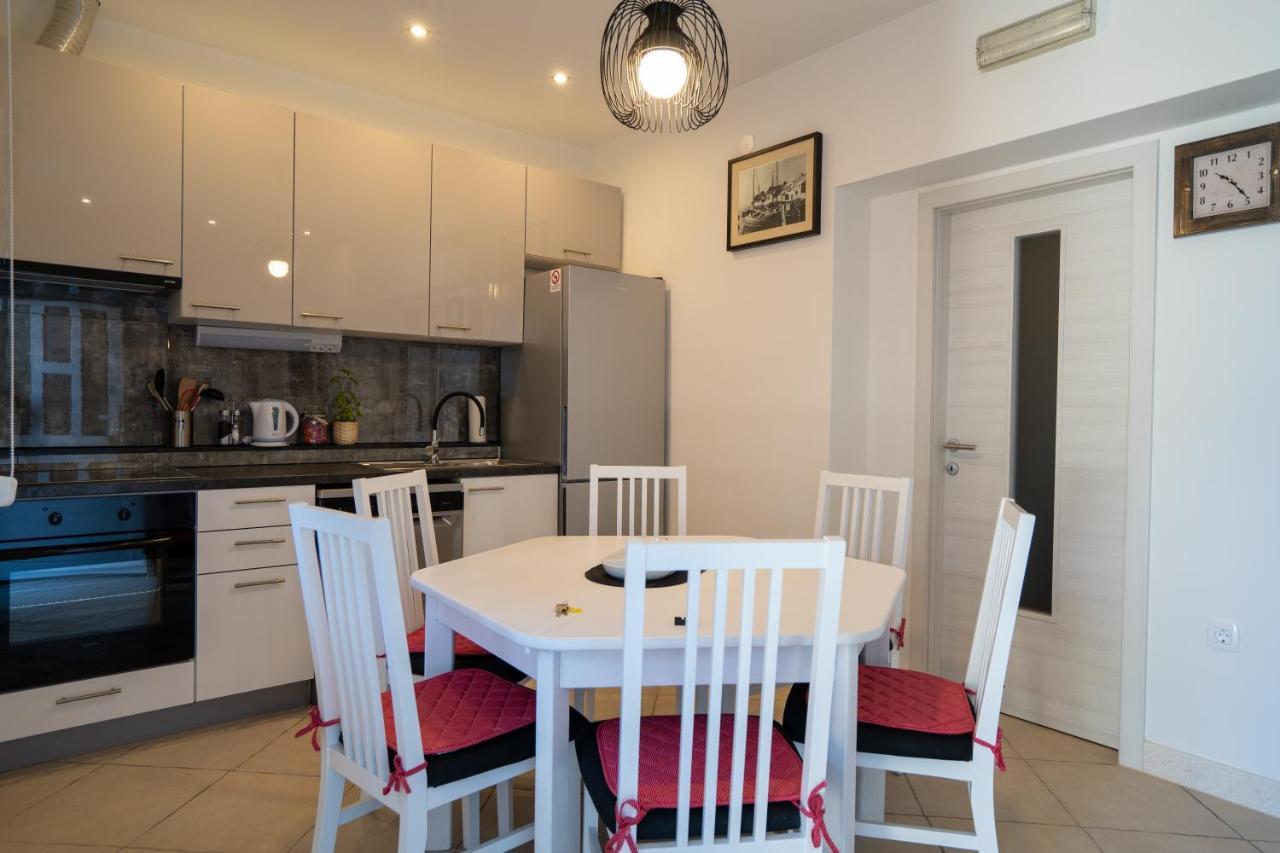 Apartman Dupin Dugi Rat Exterior foto